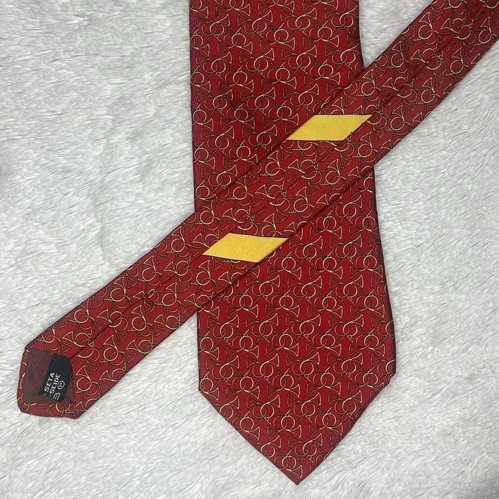 Salvatore Ferragarmo Made In Italy 100% Silk Red/Gold Horn Tie - Picture 3 of 5